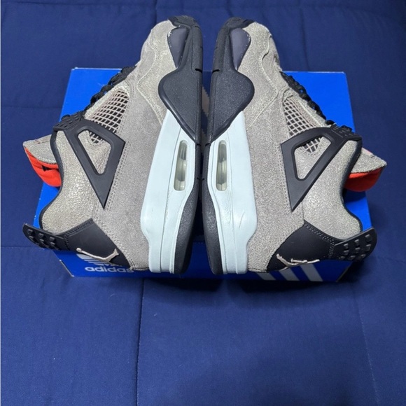 Jordan 4 Retro Taupe Haze 2021 Size 9 main image 5
